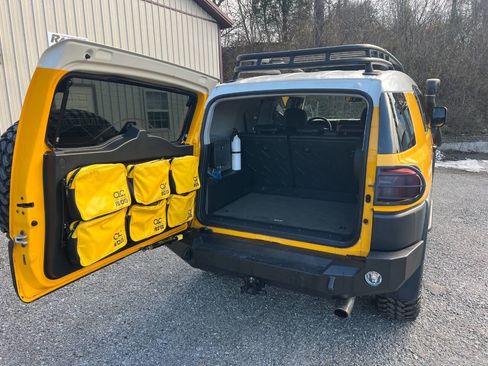 Used 2007 Toyota FJ Cruiser 4WD image 8