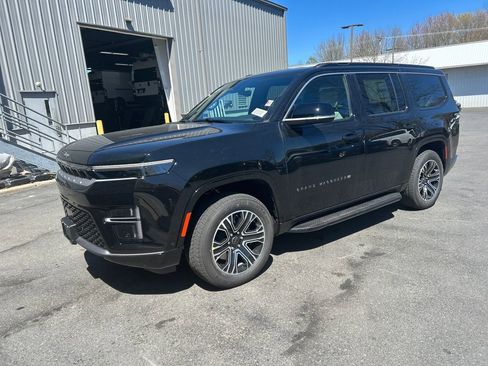 New 2026 Jeep Grand Wagoneer 4WD image 9