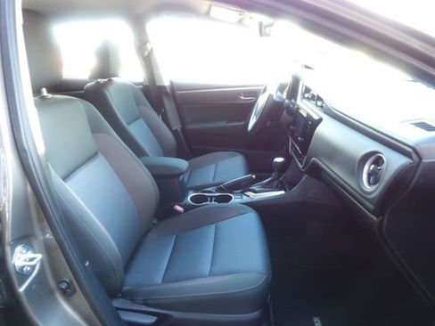 Used 2017 Toyota Corolla LE w/ Carpet Mat Package (TMS) FWD image 11