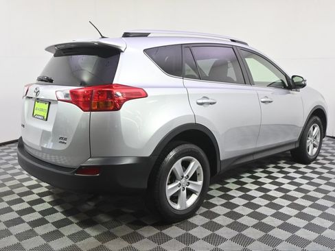 Used 2014 Toyota RAV4 XLE AWD/4WD image 7
