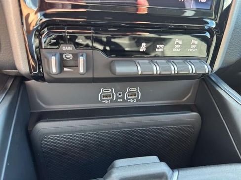 New 2026 RAM 2500 Big Horn AWD/4WD image 44