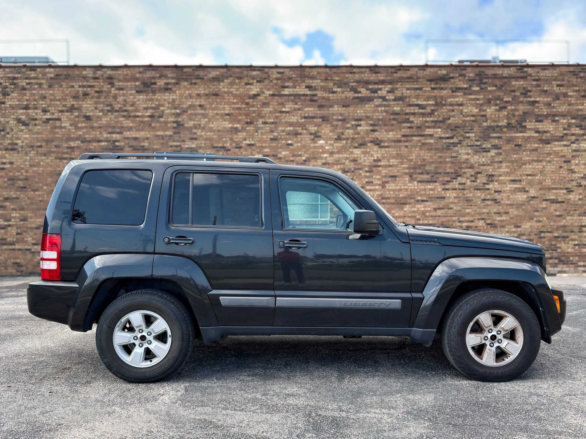 Used 2012 Jeep Liberty Sport w/ Popular Equipment Group AWD/4WD image 9