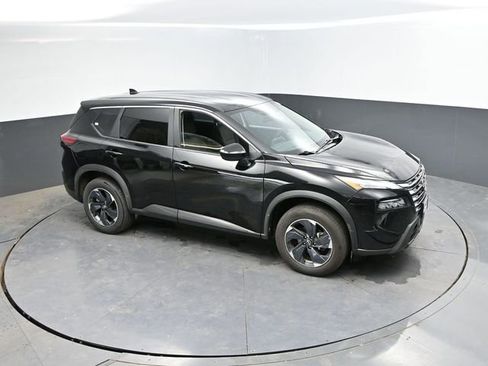 Used 2025 Nissan Rogue SV AWD/4WD image 39