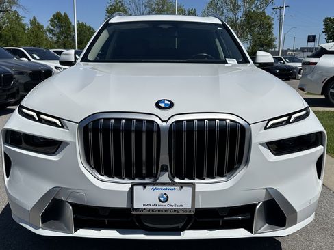 Certified 2026 BMW X7 xDrive40i AWD/4WD image 3