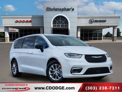 Used 2026 Chrysler Pacifica Limited