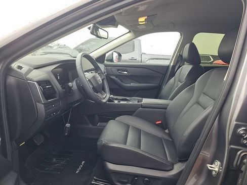 Used 2025 Nissan Rogue SL FWD image 12