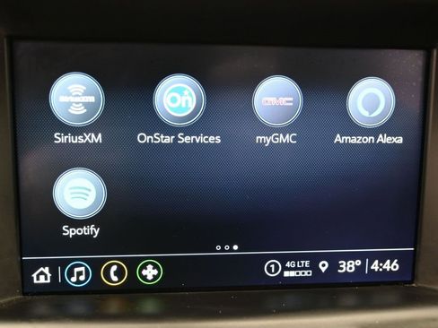 Used 2024 GMC Terrain SLT image 23