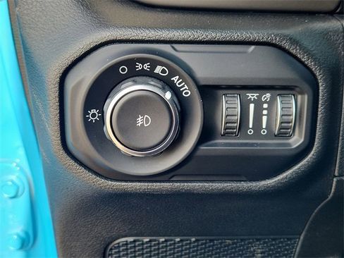 Used 2021 Jeep Wrangler Sport S image 18