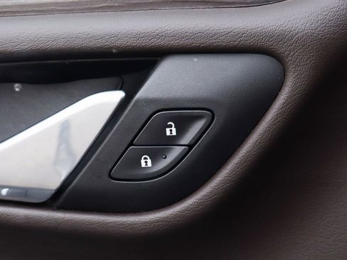 Used 2021 GMC Yukon Denali w/ LPO, Illumination Package image 16