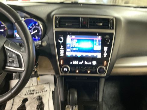 Used 2019 Subaru Outback 2.5i Premium image 18