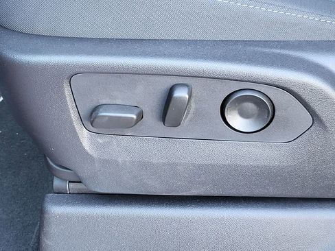 New 2025 GMC Sierra 1500 Elevation image 13