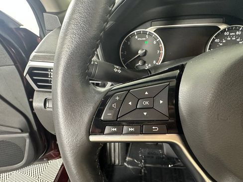 Used 2023 Nissan Altima 2.5 SV w/ SV Premium Package FWD image 25