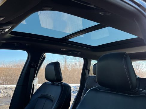 Used 2024 Jeep Grand Cherokee Limited w/ Luxury Tech Group II image 20