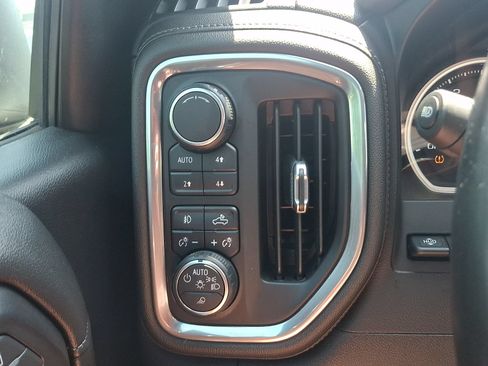 Used 2019 Chevrolet Silverado 1500 LTZ w/ LTZ Premium Package AWD/4WD image 24