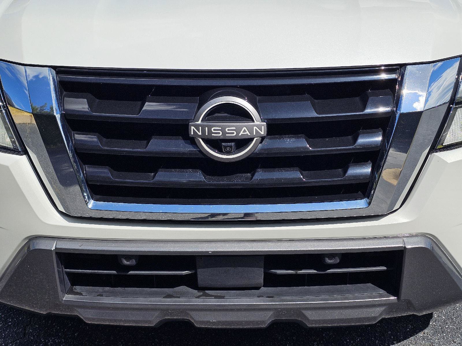 Used 2023 Nissan Armada SL w/ Captain's Chairs Package AWD/4WD image 3