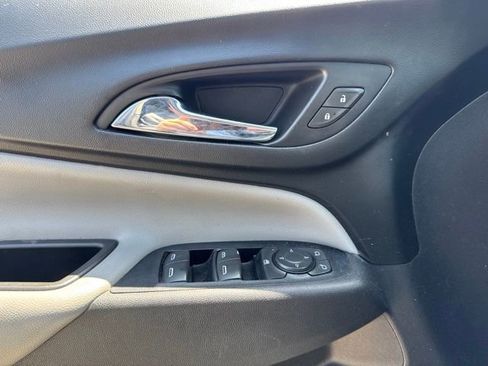 Used 2018 Chevrolet Equinox LS AWD/4WD image 7