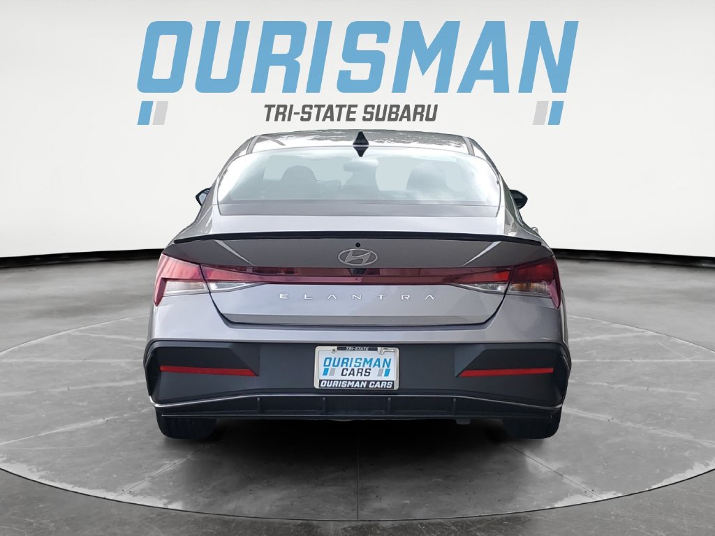 Used 2025 Hyundai Elantra Sport FWD image 5