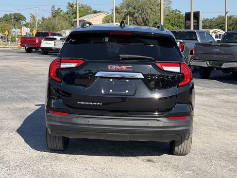 Used 2022 GMC Terrain SLE w/ Driver Convenience Package FWD image 6