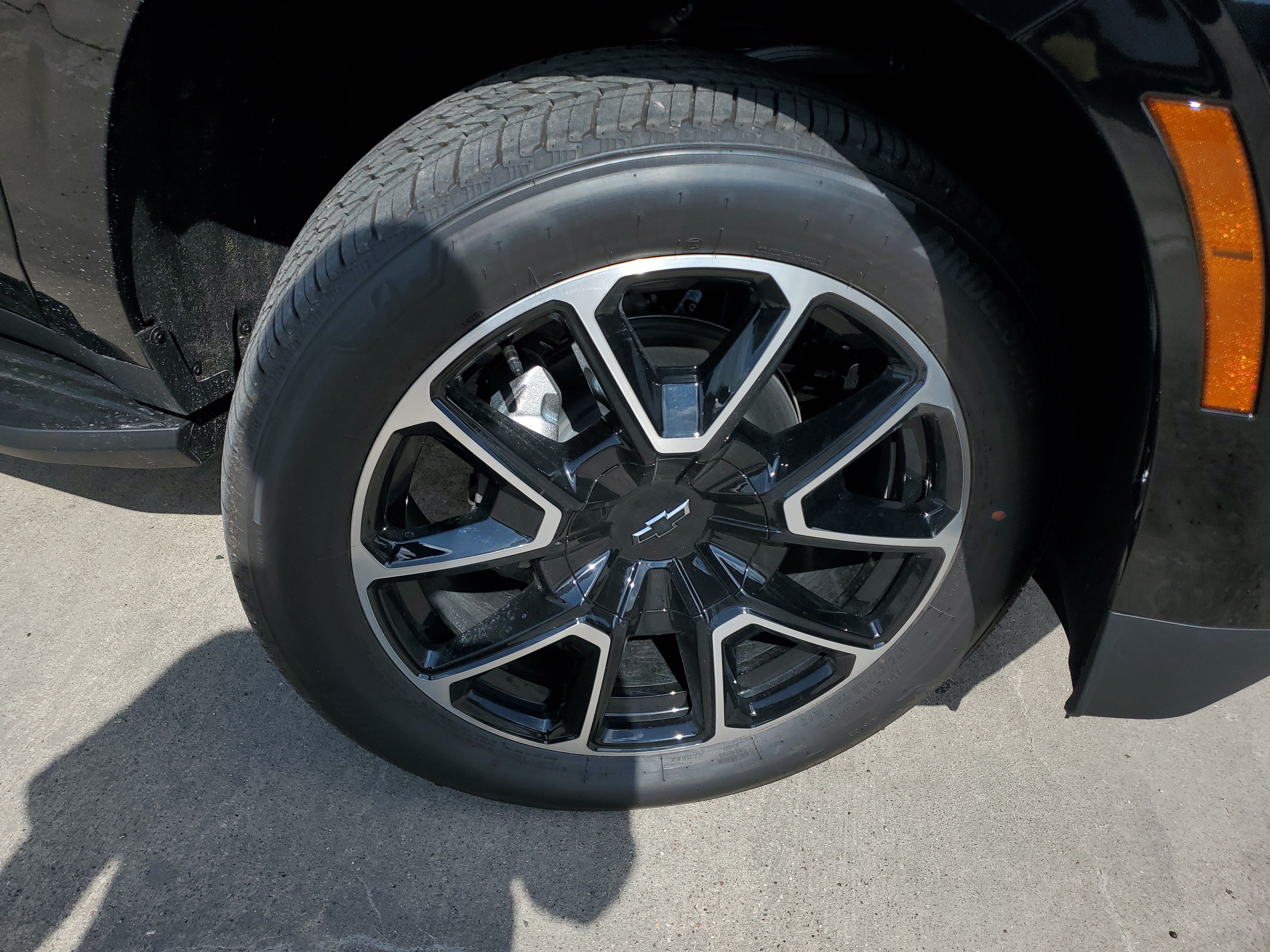 New 2026 Chevrolet Suburban RST w/ Comfort Package RWD image 9