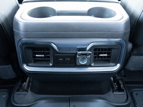 Used 2022 GMC Sierra 3500 Denali w/ Denali Black Diamond Edition image 21