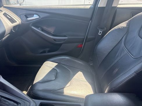 Used 2016 Ford Focus SE w/ Equipment Group 201A image 16