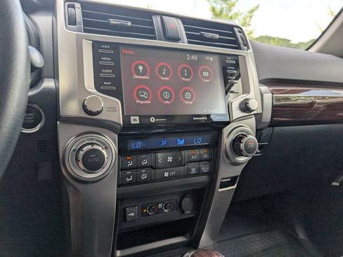 Used 2022 Toyota 4Runner Limited AWD/4WD image 17
