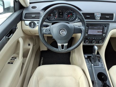 Used 2015 Volkswagen Passat 1.8T Limited Edition FWD image 6