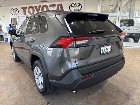 Used 2021 Toyota RAV4 LE w/ Carpet Mat Package (TMS) FWD image 8
