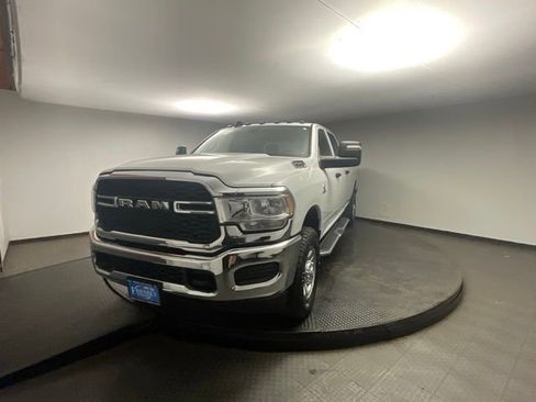 Used 2024 RAM 2500 Tradesman w/ Chrome Appearance Group AWD/4WD image 3