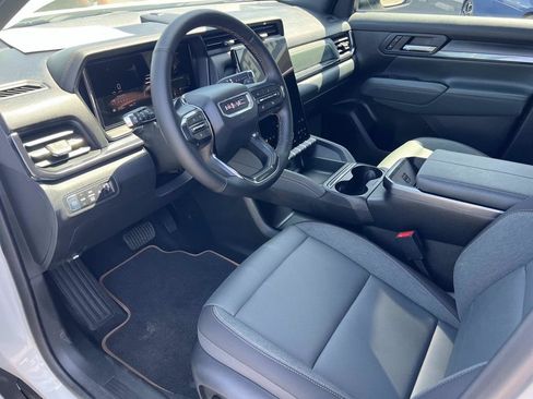 Used 2026 GMC Terrain AT4 AWD/4WD image 5