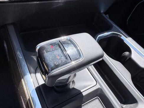 Used 2024 Chevrolet Silverado 1500 LT Trail Boss w/ Convenience Package II AWD/4WD image 19
