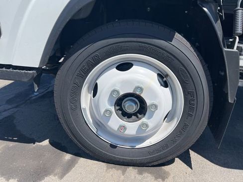 New 2024 Chevrolet Low Cab Forward image 15