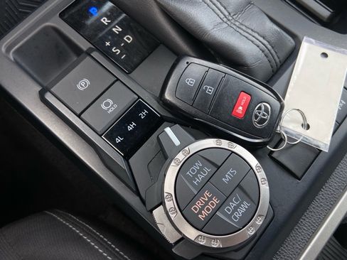Used 2024 Toyota Tacoma TRD Off-Road AWD/4WD image 26