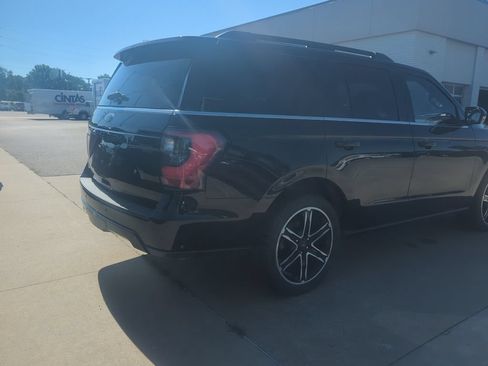 Used 2019 Ford Expedition Limited w/ Equipment Group 303A AWD/4WD image 11