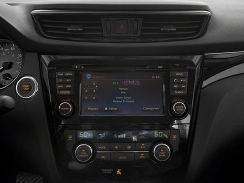 Used 2018 Nissan Rogue Sport SL w/ SL Premium Package image 13