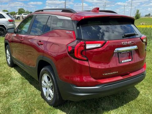 Used 2022 GMC Terrain SLE w/ Driver Convenience Package FWD image 5