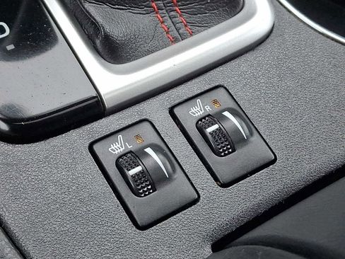 Used 2019 Toyota Highlander SE image 25