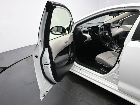 Used 2020 Toyota Corolla LE image 9
