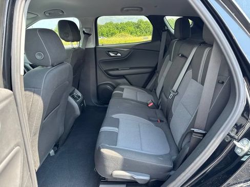 Used 2025 Chevrolet Blazer LT FWD image 7