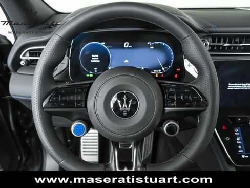 New 2025 Maserati Grecale Modena image 25
