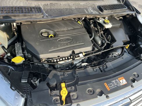 Used 2017 Ford Escape SE AWD/4WD image 35