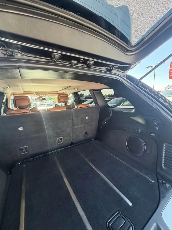 Used 2012 Jeep Grand Cherokee Overland AWD/4WD image 9