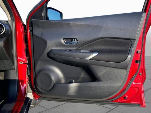 Used 2021 Nissan Kicks SV FWD image 23