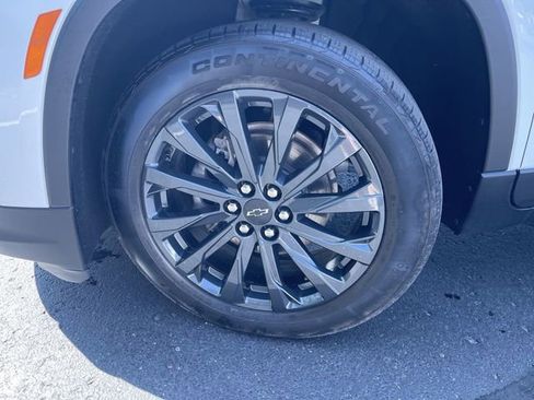 Used 2023 Chevrolet Traverse RS image 33