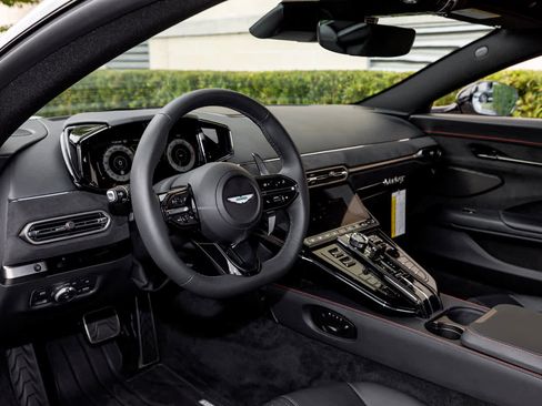 Used 2025 Aston Martin V8 Vantage Coupe image 43