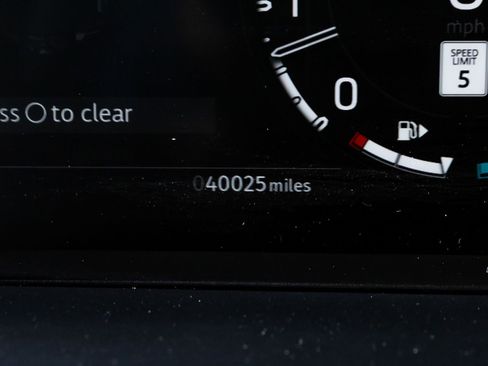 Used 2023 Land Rover Defender 110 X image 16