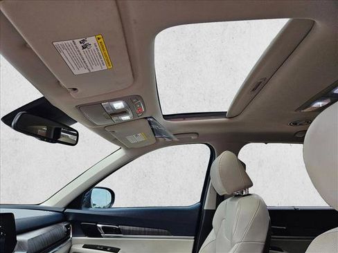 Used 2023 Kia Telluride EX w/ EX Captain's Chair Package image 16