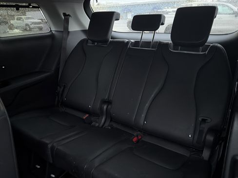 Used 2025 Kia Carnival SX w/ SX Dark Edition Package image 14