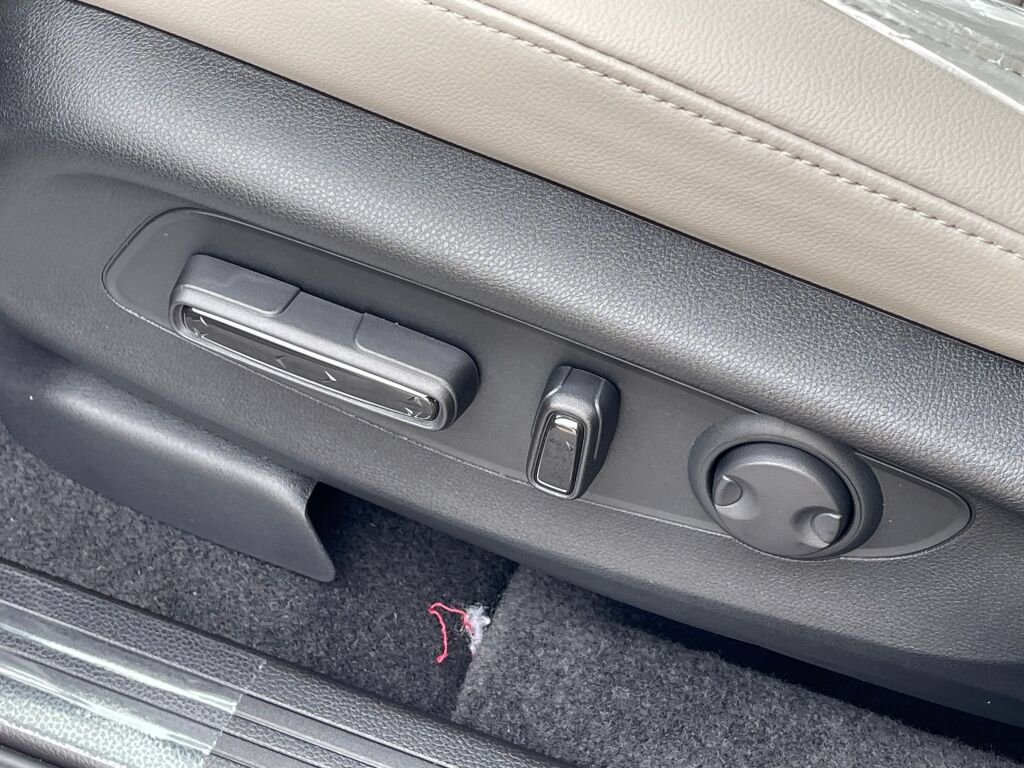 Used 2025 Honda CR-V EX-L image 9