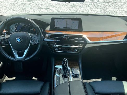 Used 2018 BMW 530i xDrive AWD/4WD image 15